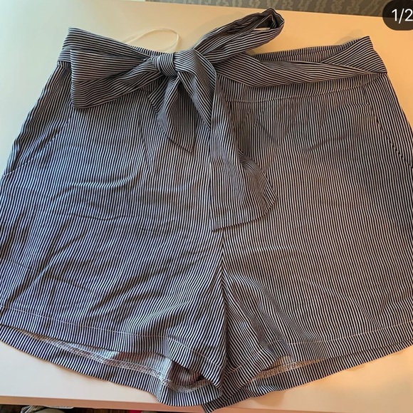 Pants - Pin stripe shorts with tie